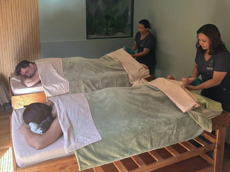 masaje de pies a clientes
